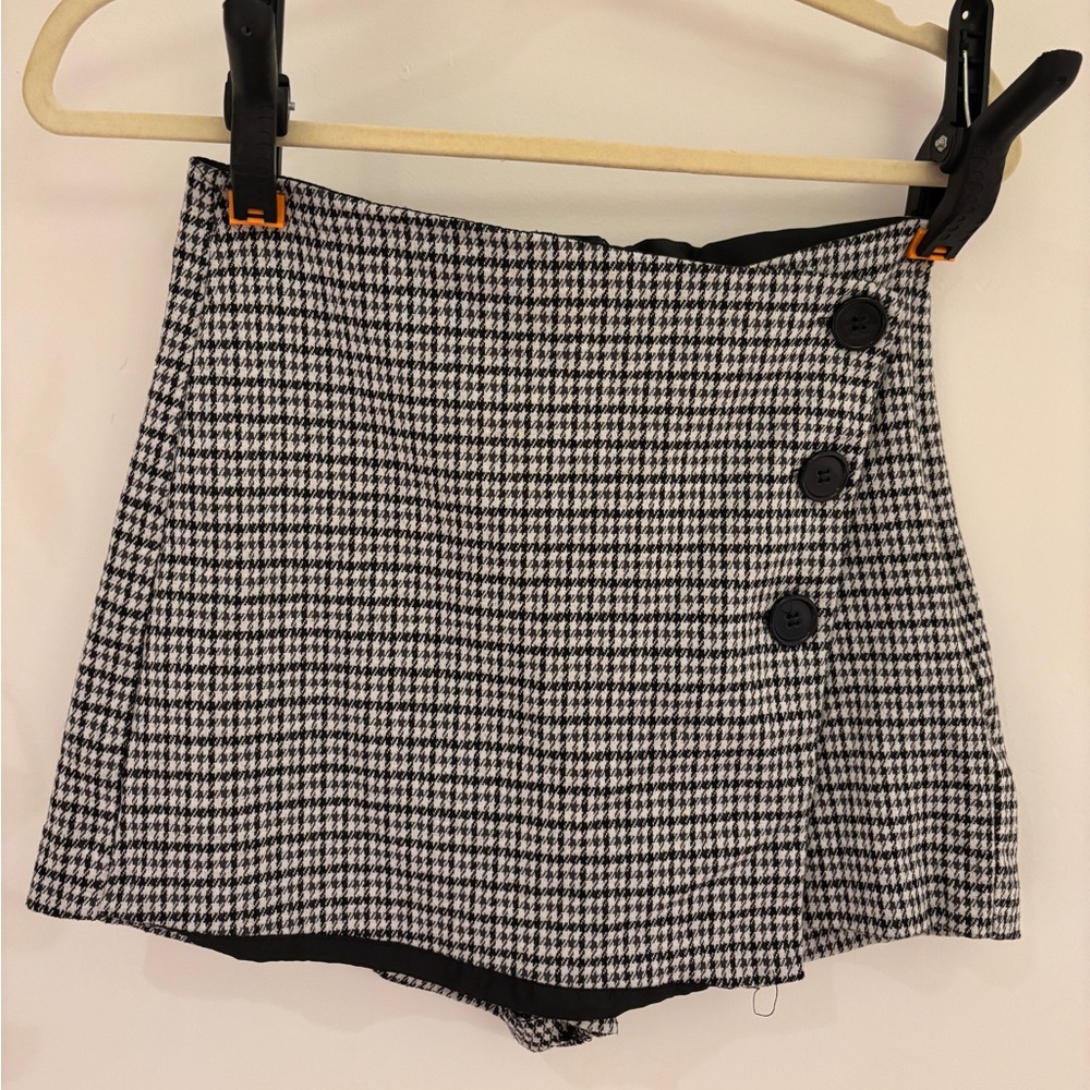 Love Tree Black and White Checkered Mini Skirt